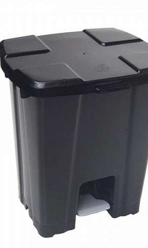 Lixeira para banheiro com pedal Lixeira para banheiro com pedal