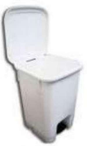 Lixeira plástica com pedal Lixeira plástica com pedal